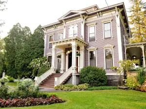 The Mansion of Saratoga