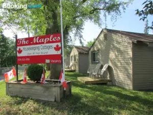 The Maples Cottages in Port Elgin