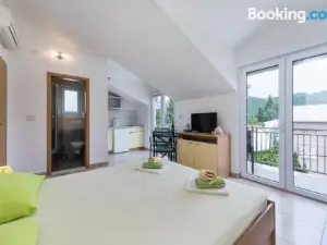 Franić Baćina Lakes Apartments