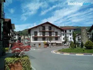 Hostal-Cicloturismo Lopenea