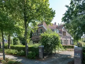Spacious Villa in Sint Jacobiparochie near Sea