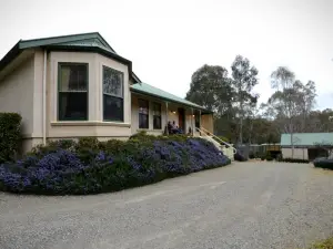 St Helen's Cottages