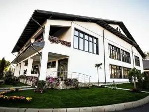 Condor Resort