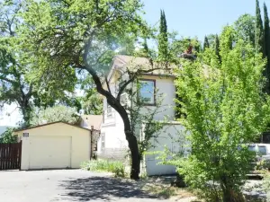 Bungalow on the Lake