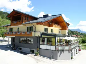 Hotel Zirngast