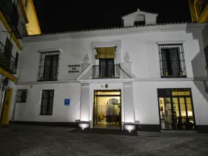 Legado Alcázar Hotel