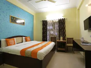 OYO 4734 Hotel Sapphire