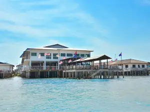 Mangrove Floating Chalet