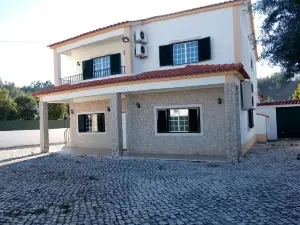 Villa with 4 Bedrooms in Ferreira do Zêzere, with Private Pool, Enclos