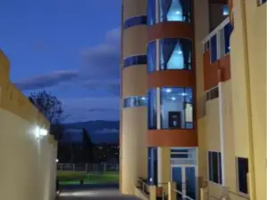 Hotel Versailles