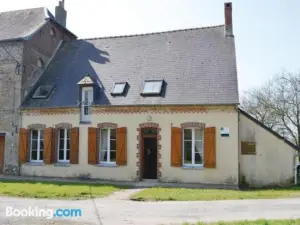 Three-Bedroom Holiday Home in Chigny