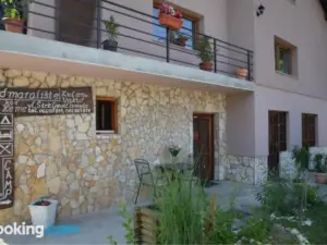Domaćinstvo Una-Ostrovica