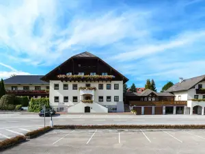 Santner, Hotel