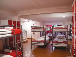 Help Yourself Hostels - Carcavelos Coast