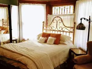 1922 Starkey House Bed & Breakfast Inn