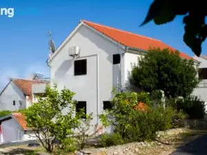 The Sea House Apartments