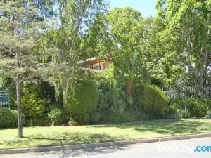 Cedar Lodge Guest House