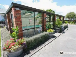 Alton Lodge Motel