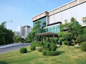 โรงแรมรามาการ์เด้นส์ กรุงเทพ