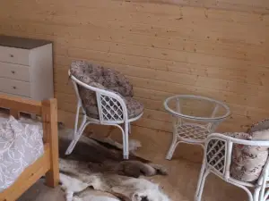 Aurora Husky Hut