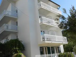Apartments Lončar