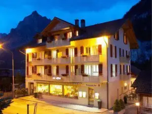 Hotel des Alpes