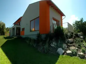 Aqua Villa
