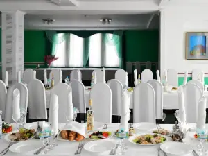 Nadzeya Hotel