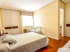 House with 5 Bedrooms in Valdecaballeros, with Wonderful Mountain View