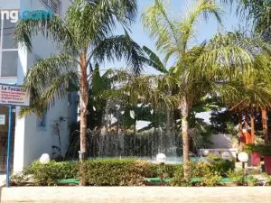 La Fontaine Apartments