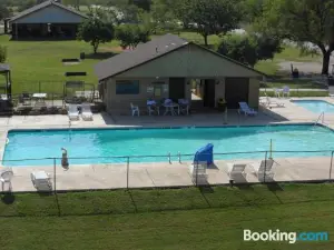 Bay Landing Camping Resort Cabin 1
