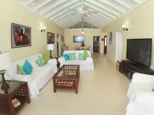 Je Suis Content, Silver Sands 3Br