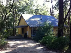 Idyllic Retreat for 4 People in Beautiful Otway Ranges, Recharge & Refresh in Hot Tub