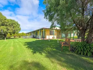 Surfside Ocean Beach Denmark Holiday Accommodation