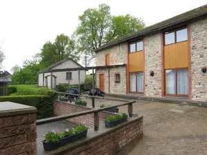 Renovated Farmhouse Quiet Location with Garden, Terrace, Ideal for Walks & Cycling