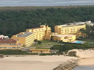 阿克西斯奧菲爾海灘度假飯店