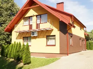 Suraučių Svečių Namai