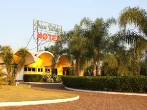 Hotel Green Village