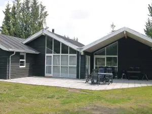 Awesome Home in Bindslev with 4 Bedrooms, Sauna and Wifi