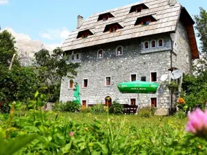 Villa Gjecaj Guesthouse and Restaurant