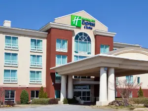 Holiday Inn Express & Suites I-26 & Us 29 at Westgate Mall, an Ihg Hotel