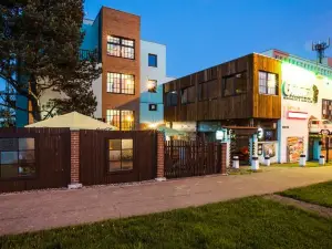 Retro Hotel Garage