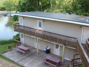 Bluebird Bay Resort