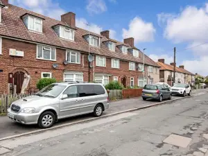 Dagenham 3 and 4 Bedrooms 2Baths with Parking
