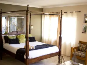Villa Mexicana Guesthouse