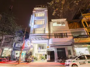 Khách Sạn Riverside Boutique