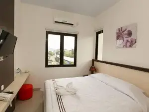 Summer Hotel Bitung