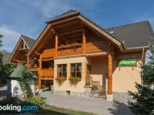 Paratlan Apartmanhaz