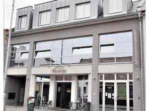 Hotel Monde
