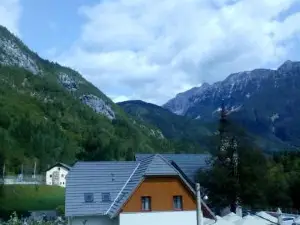 Apartma Pod Rožem